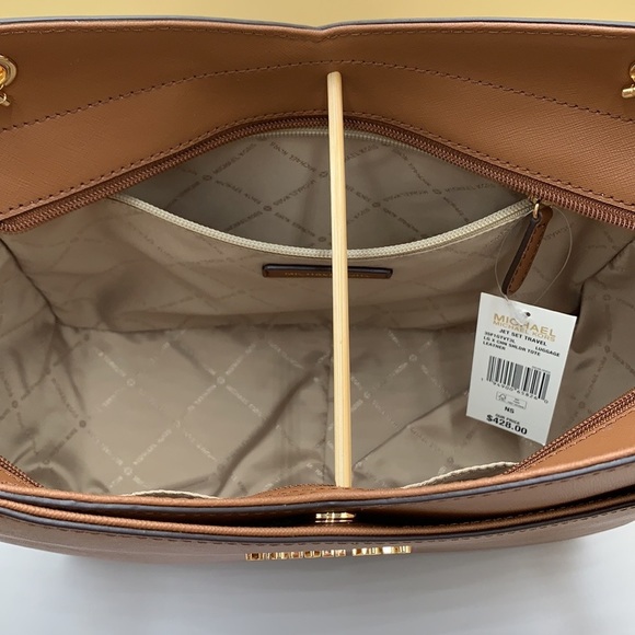 MICHAEL KORS LARGE X CHAIN SHOULDER TOTE LUGGAGE - Picture 15 of 16